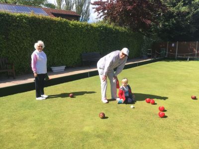 <strong>Wetheral Bowling Club</strong><br/>Young helper: getting down low to help with measuring